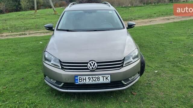 Коричневый Фольксваген Пассат, объемом двигателя 1.8 л и пробегом 214 тыс. км за 9000 $, фото 1 на Automoto.ua