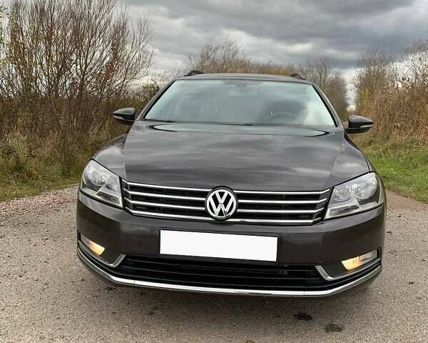 Коричневый Фольксваген Пассат, объемом двигателя 1.6 л и пробегом 259 тыс. км за 9500 $, фото 1 на Automoto.ua