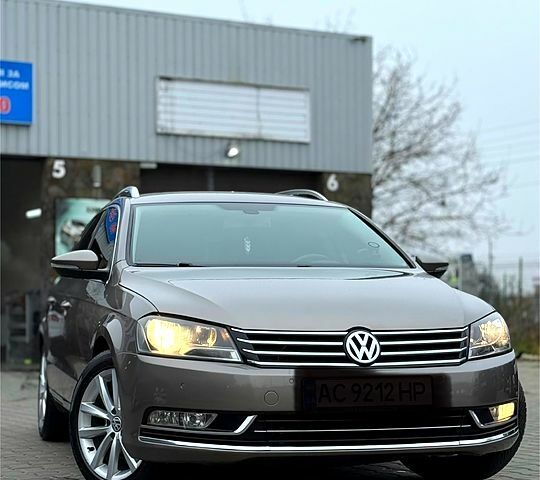 Коричневый Фольксваген Пассат, объемом двигателя 2 л и пробегом 290 тыс. км за 9000 $, фото 1 на Automoto.ua