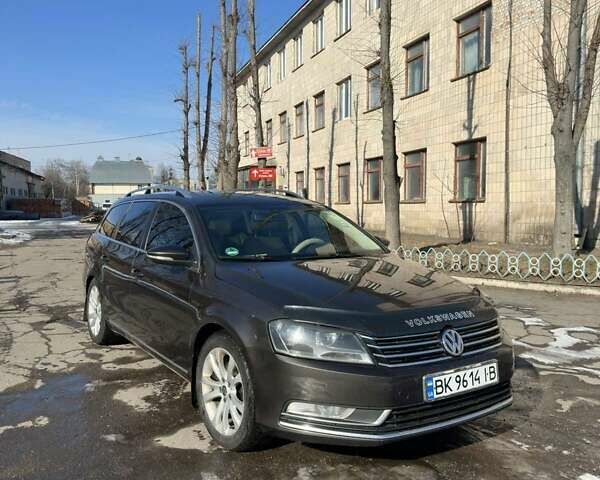 Коричневый Фольксваген Пассат, объемом двигателя 1.6 л и пробегом 280 тыс. км за 8899 $, фото 1 на Automoto.ua