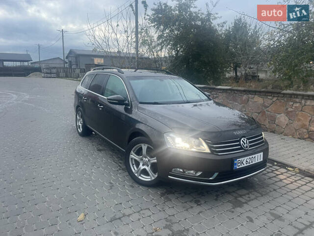 Коричневый Фольксваген Пассат, объемом двигателя 2 л и пробегом 325 тыс. км за 10500 $, фото 1 на Automoto.ua