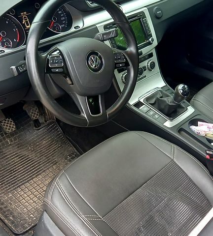 Коричневий Фольксваген Пассат, об'ємом двигуна 2 л та пробігом 320 тис. км за 10200 $, фото 1 на Automoto.ua