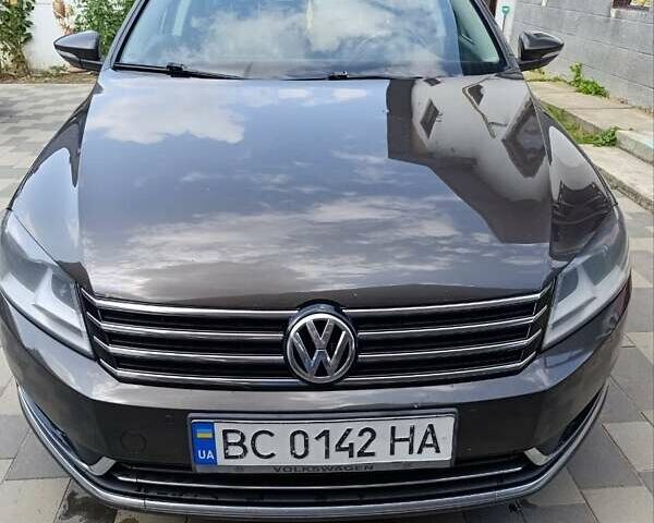 Коричневый Фольксваген Пассат, объемом двигателя 1.6 л и пробегом 270 тыс. км за 10500 $, фото 1 на Automoto.ua