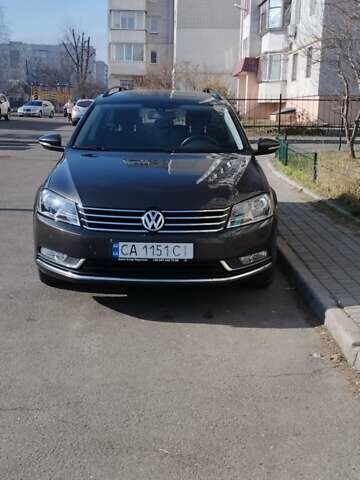 Коричневый Фольксваген Пассат, объемом двигателя 2 л и пробегом 300 тыс. км за 11500 $, фото 1 на Automoto.ua