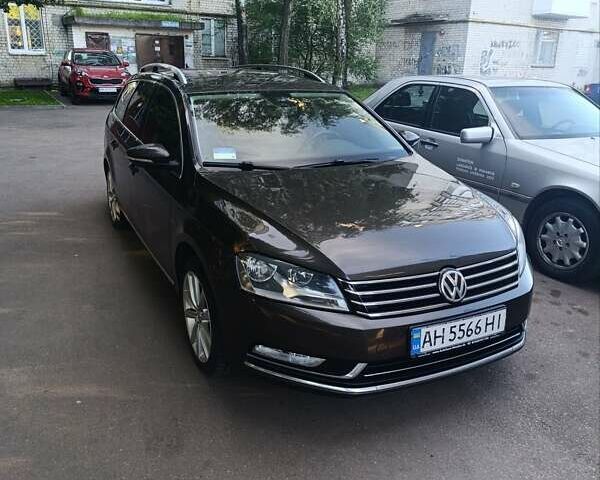 Коричневый Фольксваген Пассат, объемом двигателя 2 л и пробегом 290 тыс. км за 12000 $, фото 1 на Automoto.ua