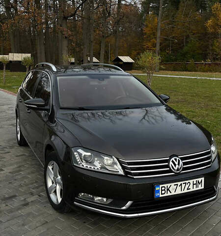 Коричневый Фольксваген Пассат, объемом двигателя 1.6 л и пробегом 285 тыс. км за 10700 $, фото 1 на Automoto.ua