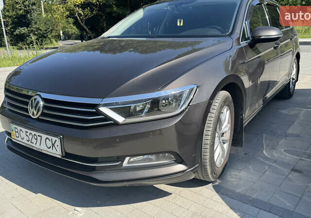 Коричневый Фольксваген Пассат, объемом двигателя 1.6 л и пробегом 294 тыс. км за 13000 $, фото 1 на Automoto.ua