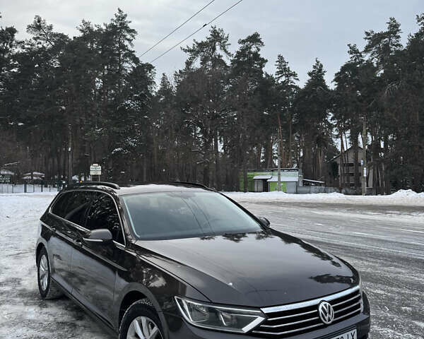 Коричневый Фольксваген Пассат, объемом двигателя 2 л и пробегом 233 тыс. км за 12750 $, фото 1 на Automoto.ua