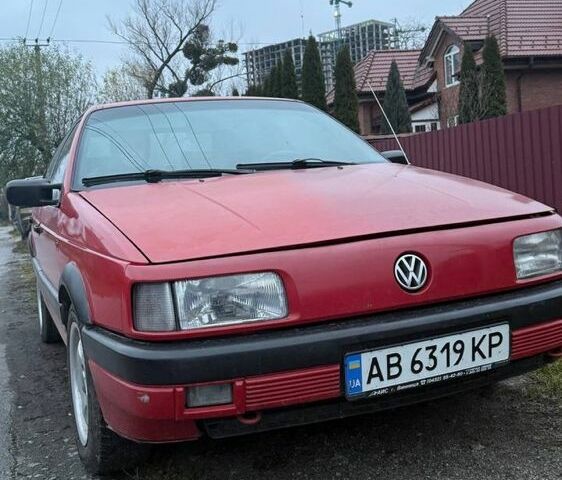 Красный Фольксваген Пассат, объемом двигателя 2 л и пробегом 200 тыс. км за 1750 $, фото 1 на Automoto.ua