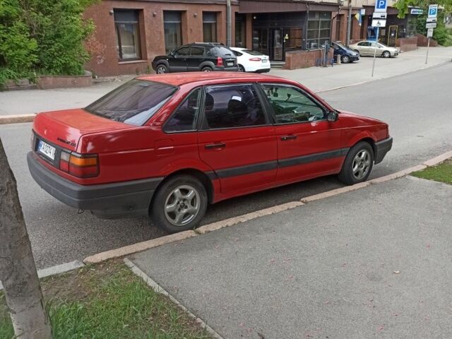 Червоний Фольксваген Пассат, об'ємом двигуна 1.8 л та пробігом 400 тис. км за 1800 $, фото 1 на Automoto.ua