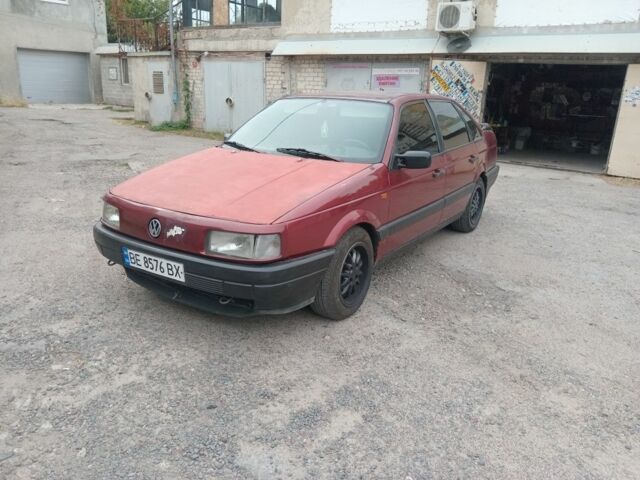 Красный Фольксваген Пассат, объемом двигателя 1.8 л и пробегом 335 тыс. км за 1700 $, фото 1 на Automoto.ua