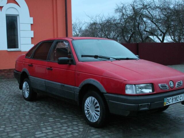 Червоний Фольксваген Пассат, об'ємом двигуна 1.8 л та пробігом 325 тис. км за 1275 $, фото 1 на Automoto.ua