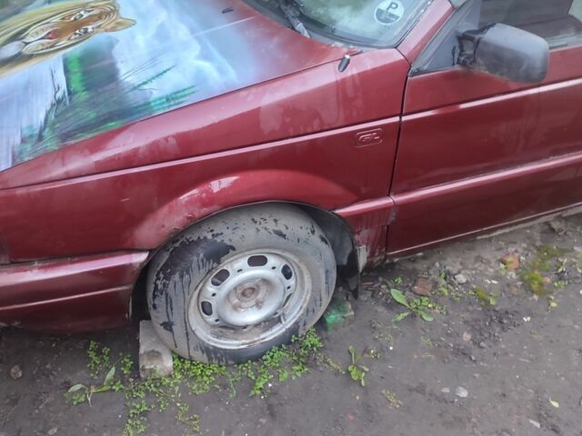 Красный Фольксваген Пассат, объемом двигателя 1.8 л и пробегом 313 тыс. км за 593 $, фото 1 на Automoto.ua