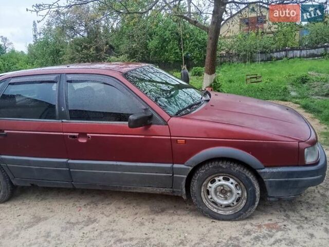 Красный Фольксваген Пассат, объемом двигателя 1.78 л и пробегом 500 тыс. км за 1800 $, фото 1 на Automoto.ua