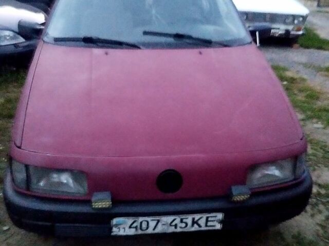 Красный Фольксваген Пассат, объемом двигателя 1.8 л и пробегом 100 тыс. км за 770 $, фото 1 на Automoto.ua