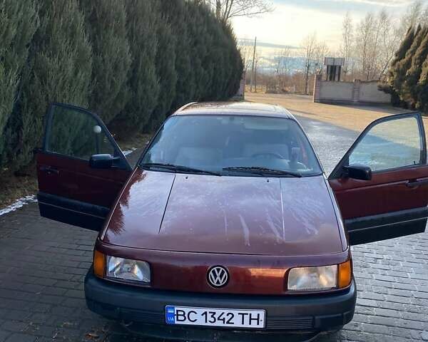 Красный Фольксваген Пассат, объемом двигателя 0 л и пробегом 246 тыс. км за 1550 $, фото 1 на Automoto.ua