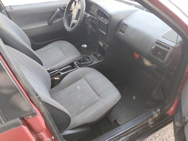 Красный Фольксваген Пассат, объемом двигателя 2 л и пробегом 30 тыс. км за 1455 $, фото 1 на Automoto.ua