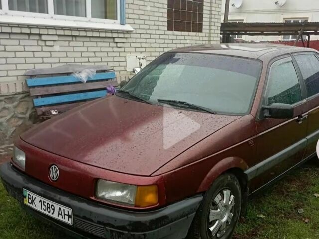 Красный Фольксваген Пассат, объемом двигателя 1.8 л и пробегом 384 тыс. км за 1300 $, фото 1 на Automoto.ua