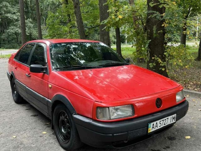 Красный Фольксваген Пассат, объемом двигателя 0 л и пробегом 567 тыс. км за 900 $, фото 1 на Automoto.ua