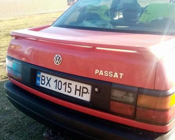 Красный Фольксваген Пассат, объемом двигателя 1.78 л и пробегом 350 тыс. км за 1600 $, фото 1 на Automoto.ua