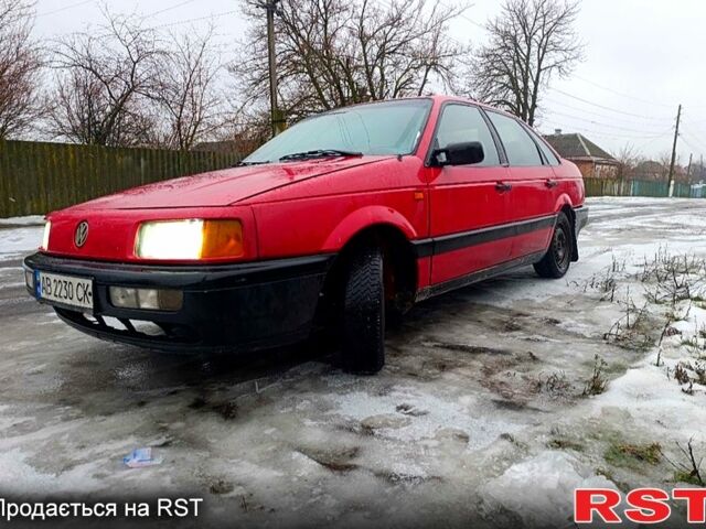 Червоний Фольксваген Пассат, об'ємом двигуна 1.8 л та пробігом 255 тис. км за 1320 $, фото 1 на Automoto.ua