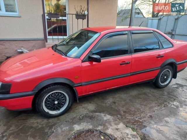 Червоний Фольксваген Пассат, об'ємом двигуна 1.8 л та пробігом 296 тис. км за 2700 $, фото 1 на Automoto.ua