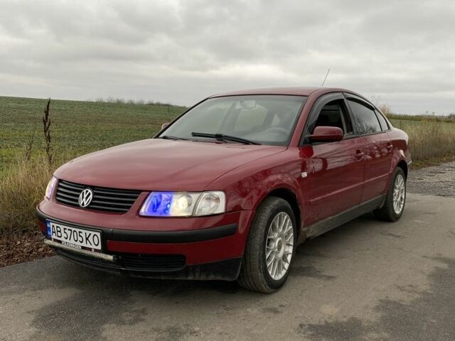 Красный Фольксваген Пассат, объемом двигателя 1.6 л и пробегом 400 тыс. км за 2750 $, фото 1 на Automoto.ua