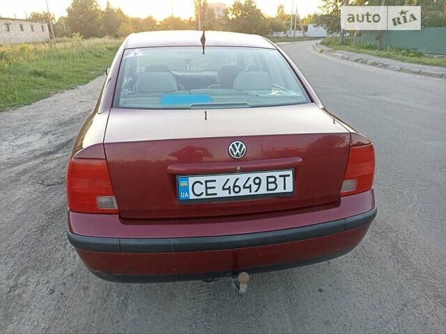 Красный Фольксваген Пассат, объемом двигателя 0 л и пробегом 350 тыс. км за 3350 $, фото 1 на Automoto.ua