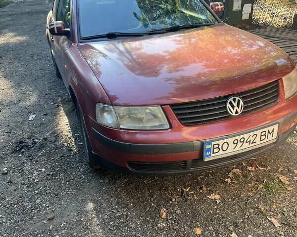 Червоний Фольксваген Пассат, об'ємом двигуна 1.6 л та пробігом 393 тис. км за 3700 $, фото 1 на Automoto.ua