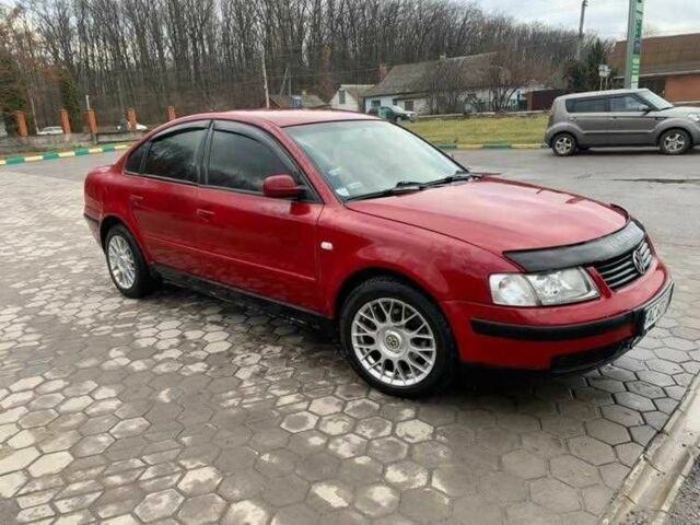 Красный Фольксваген Пассат, объемом двигателя 1.6 л и пробегом 404 тыс. км за 3500 $, фото 1 на Automoto.ua