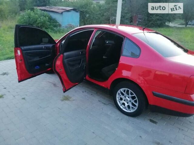 Красный Фольксваген Пассат, объемом двигателя 1.78 л и пробегом 320 тыс. км за 3500 $, фото 1 на Automoto.ua