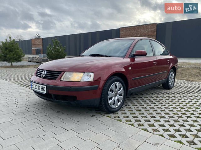 Красный Фольксваген Пассат, объемом двигателя 1.78 л и пробегом 246 тыс. км за 2999 $, фото 1 на Automoto.ua