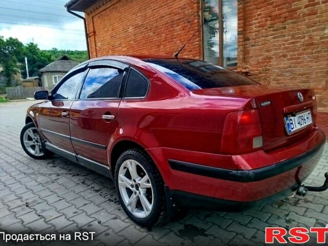 Красный Фольксваген Пассат, объемом двигателя 1.8 л и пробегом 260 тыс. км за 3250 $, фото 1 на Automoto.ua