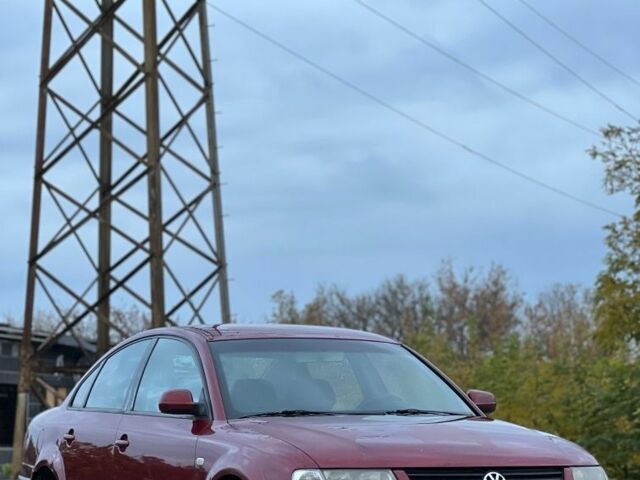 Червоний Фольксваген Пассат, об'ємом двигуна 1.9 л та пробігом 250 тис. км за 1700 $, фото 1 на Automoto.ua