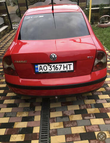 Красный Фольксваген Пассат, объемом двигателя 1.9 л и пробегом 380 тыс. км за 4000 $, фото 1 на Automoto.ua