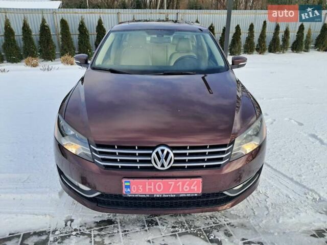 Красный Фольксваген Пассат, объемом двигателя 2 л и пробегом 130 тыс. км за 12000 $, фото 1 на Automoto.ua