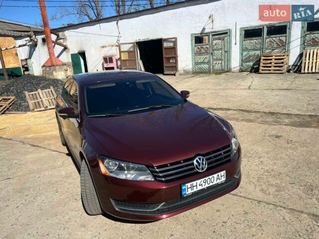 Красный Фольксваген Пассат, объемом двигателя 2 л и пробегом 212 тыс. км за 10900 $, фото 1 на Automoto.ua