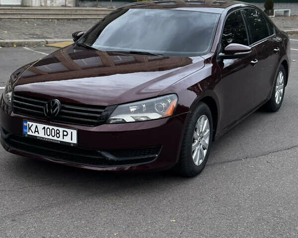 Красный Фольксваген Пассат, объемом двигателя 2.48 л и пробегом 241 тыс. км за 9500 $, фото 1 на Automoto.ua