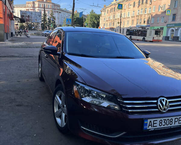 Червоний Фольксваген Пассат, об'ємом двигуна 2.5 л та пробігом 205 тис. км за 10499 $, фото 1 на Automoto.ua