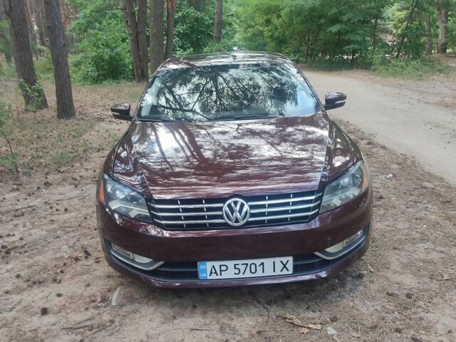 Красный Фольксваген Пассат, объемом двигателя 1.97 л и пробегом 125 тыс. км за 9000 $, фото 1 на Automoto.ua