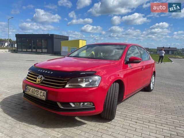 Красный Фольксваген Пассат, объемом двигателя 2 л и пробегом 169 тыс. км за 10000 $, фото 1 на Automoto.ua