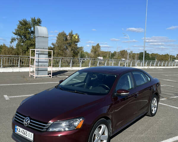 Фольксваген Пассат 2013 в Киеве на Automoto.ua Красный Фольксваген Пассат, объемом двигателя 2.48 л и пробегом 210 тыс. км за 9500 $, фото 1 на Automoto.ua