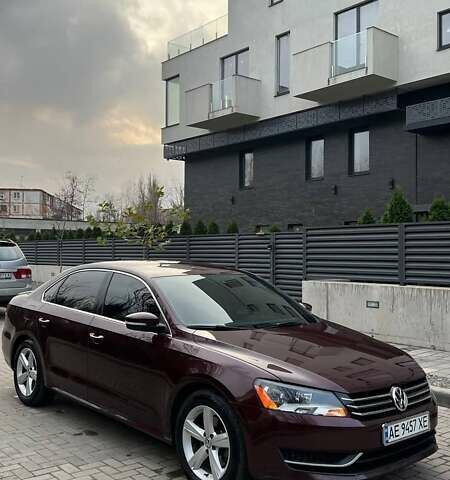 Красный Фольксваген Пассат, объемом двигателя 1.8 л и пробегом 191 тыс. км за 12400 $, фото 1 на Automoto.ua