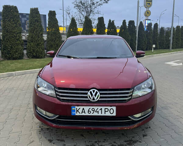 Красный Фольксваген Пассат, объемом двигателя 1.8 л и пробегом 167 тыс. км за 10000 $, фото 1 на Automoto.ua