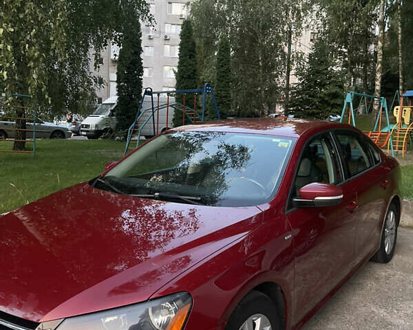 Красный Фольксваген Пассат, объемом двигателя 1.8 л и пробегом 225 тыс. км за 13800 $, фото 1 на Automoto.ua