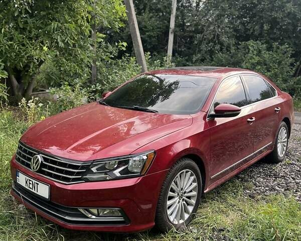 Красный Фольксваген Пассат, объемом двигателя 1.8 л и пробегом 193 тыс. км за 11900 $, фото 1 на Automoto.ua