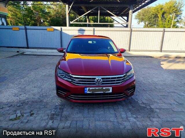 Красный Фольксваген Пассат, объемом двигателя 1.8 л и пробегом 120 тыс. км за 11000 $, фото 1 на Automoto.ua