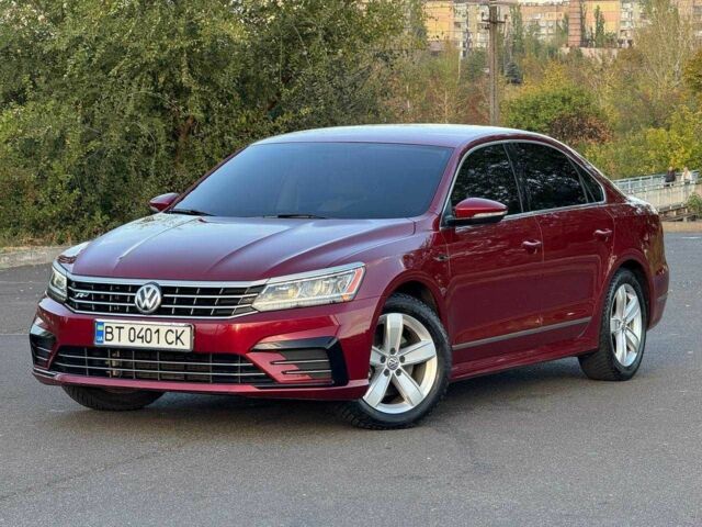 Фольксваген Пассат 2016 в Киеве на Automoto.ua Красный Фольксваген Пассат, объемом двигателя 1.8 л и пробегом 110 тыс. км за 12000 $, фото 1 на Automoto.ua