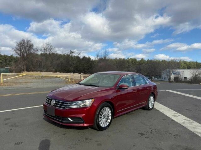 Красный Фольксваген Пассат, объемом двигателя 1.8 л и пробегом 74 тыс. км за 2600 $, фото 1 на Automoto.ua