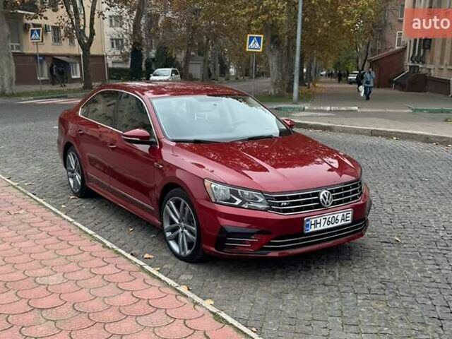Красный Фольксваген Пассат, объемом двигателя 1.8 л и пробегом 199 тыс. км за 12200 $, фото 1 на Automoto.ua